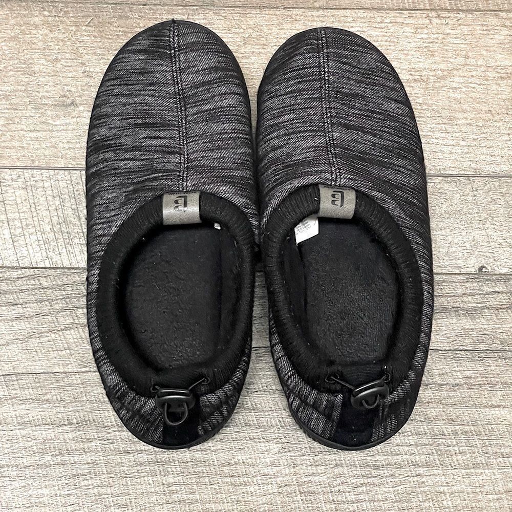 Boys Black & Gray Slippers. Size Small (7-8).